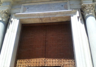 Portale d'ingresso del Santuario di San Gaetano di Thiene.
